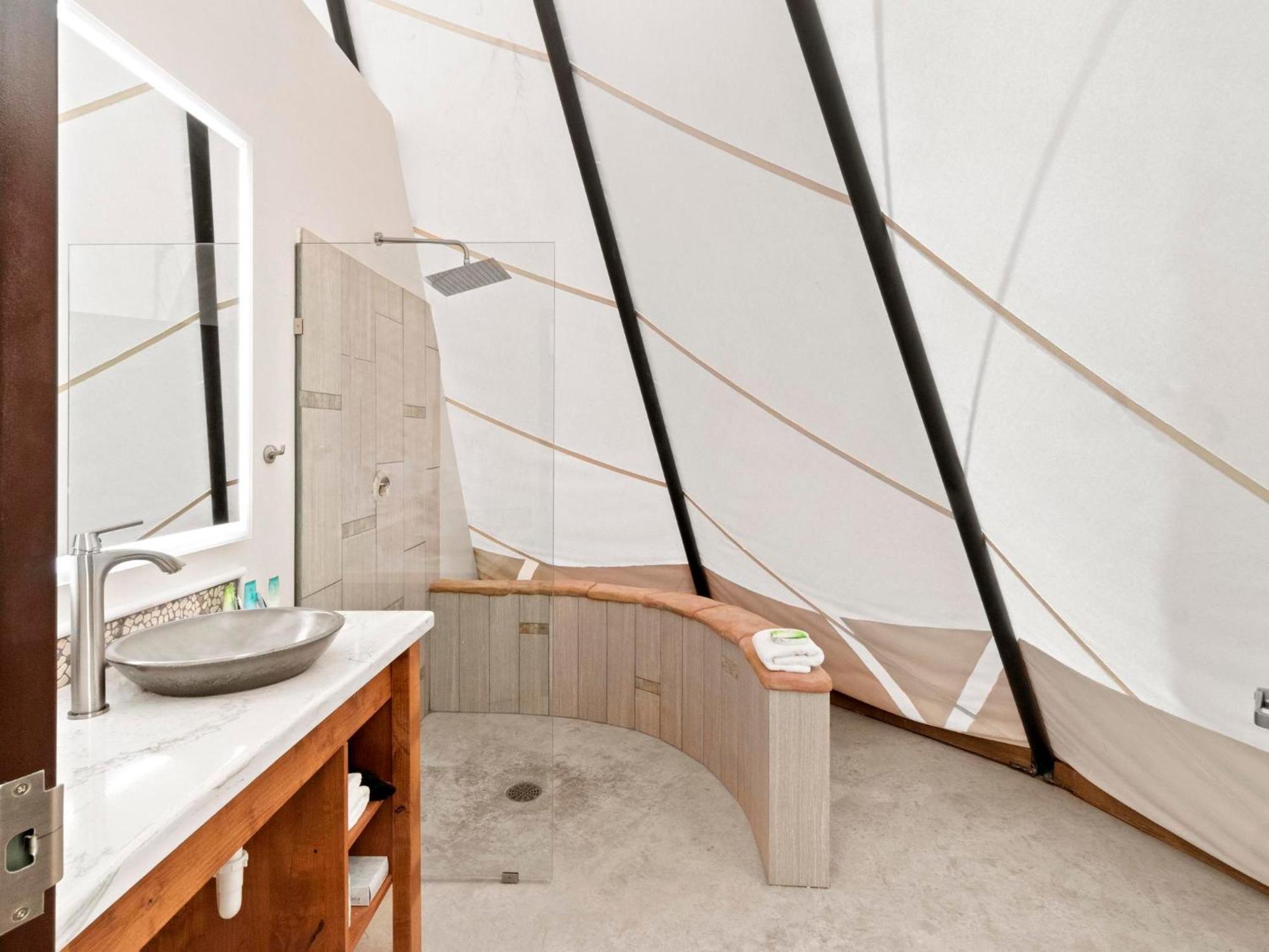 Bluff Dwellings Resort Экстерьер фото